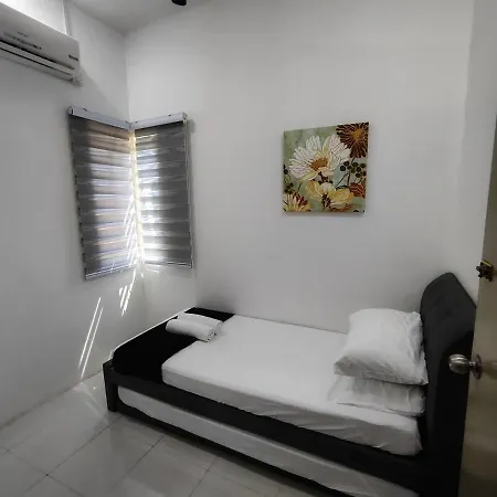 Homestay Temerloh With Private Pool Near Hospital 4 Bedroom 4 Aircond 10Pax Free Wi-Fi Netflix Exterior photo