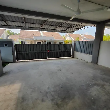Homestay Temerloh With Private Pool Near Hospital 4 Bedroom 4 Aircond 10Pax Free Wi-Fi Netflix Exterior photo